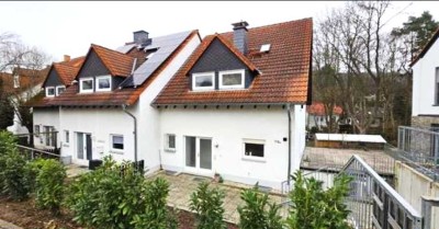 Erstbezug nach Sanierung: Geräumiges, preiswertes 7-Raum-Reihenendhaus in Neu Anspach Neu-Anspach