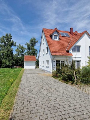 Attraktive Doppelhaushälfte in familienfreundlicher Siedlung in Röhrmoos