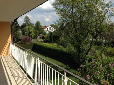 Helle 3 Zimmer Wohnung mit Südbalkon, Garten mitbenutzung