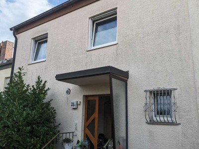 Preiswertes 4-Raum-Reihenhaus in Wörth Wörth am Main