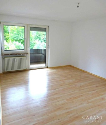 Sanierte Wohnung mit zwei Balkonen!