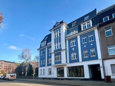 1 Monat mietfrei ( Kaltmiete) Charmante 2 - Zimmer Dachgeschosswohnung mit großer Küche & Aussicht