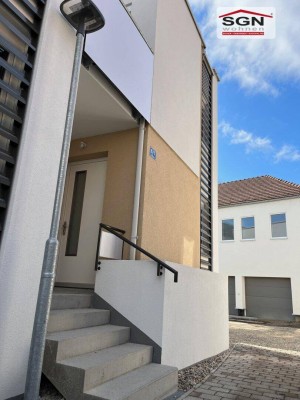 4 Zimmer (Stadt-)Reihenhaus in Neunkirchen mit 2 Garagenstellplätze -"Wohnen mit Chic"