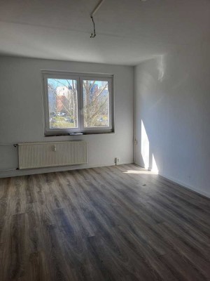 Helle & moderne Singlewohnung zum kleinen Preis!