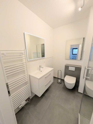 Erstbezug nach Renovierung - Exklusive lichtdurchflutete 3-Zi-Wohnung mit Blick ins Grüne