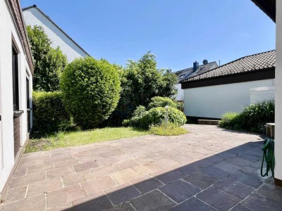 WALLAU: EXKLUSIVER BUNGALOW IN RUHIGER FELDRANDLAGE