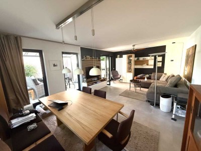 Hochwertig sanierte 2-Zimmer-Wohnung mit Terrasse, EBK, Hobbyraum und Stellplatz, 71qm Gesamtfläche