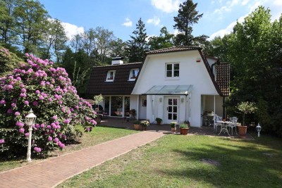 Einzigartiges Immobilienensemble in herrlicher Lage – Stilvoll wohnen auf 7.500 m² mit Bachlauf