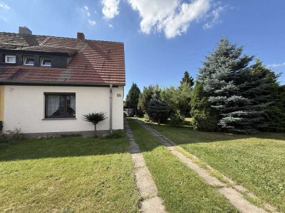 Tolle Doppelhaushälfte mit großem Garten in ruhiger Wohnsiedlung in Dresden
