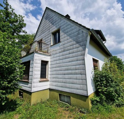 Sehr charmantes, freistehendes Einfamilienhaus für Handwerker...