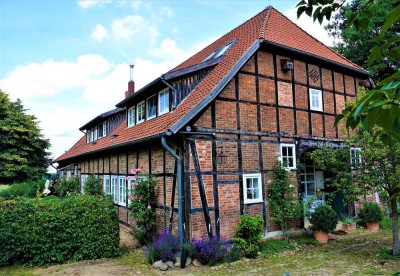Großzügige Maisonette Wohnung 100m², 2,5 Zi., Isernhagen FB, denkmalgeschützte Hofanlage