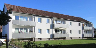 schöne Wohnung im 1. OG mit Balkon