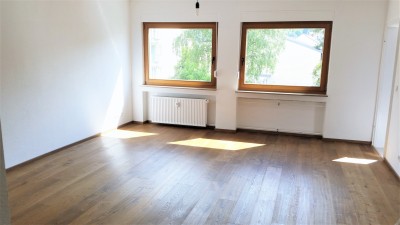 Schöne helle renovierte Wohnung in guter Lage