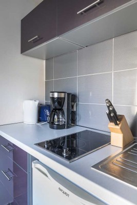 Ruhige, renovierte, volleingerichtete 1-Zimmer-Wohnung ++Waschmaschine++Zimmer