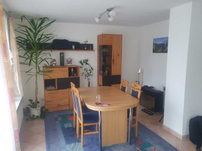 Schöne, helle 3-Zi.-Whg., 74 qm Wfl. in Sindelfingen mit Garten und Garage