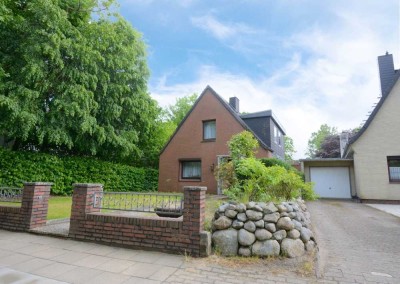 Charmantes Ein- oder Zweifamilienhaus mit Potenzial und großem Garten