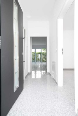 Eigener Hauseingang! EG Wohnung mit Garten! Hohe Decken, Fußbodenheizung etc