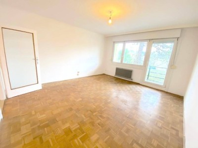 PROVISIONSFREIE UNSANIERTE 3-ZIMMER WOHNUNG MIT BALKON AM REBENWEG!
