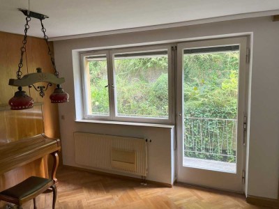 Erstbezug nach Sanierung: Schöne 7-Raum-Wohnung mit gehobener Innenausstattung in Neckartenzlingen