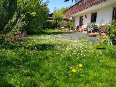 Für Gartenfreunde: Geschmackvolle 2,5-Zimmer-Erdgeschosswohnung mit Einbauküche in Fridolfing