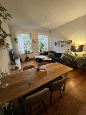 Helle sehr gepflegte 3-Zimmer Altbauwohnung