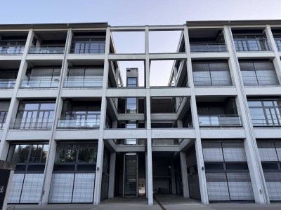 Aussergewöhnliche Lost mit EBK, Loggia uns Stellplätzen