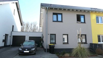 Energieeffiziente Doppelhaushälfte mit Garage & Garten in Birkesdorf!