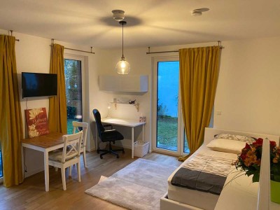 Exklusive,  vollmöblierte Terrassenwohnung mit großem Garten und Einbauküche in Frankfurt am Main
