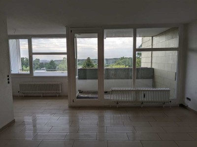 Blick ins Grüne, 3 helle Zimmer, EBK, Schwimmbad & Sauna, Aufzug, Loggia Neubezug n. Modernisierung