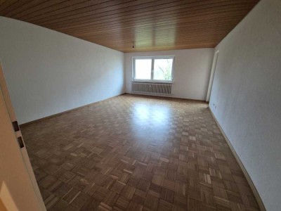 Gemütliche 4-Zimmer-Wohnung mit Balkon und mit TG-Stellplatz