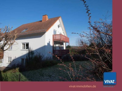 KÄUFERPROVISIONSFREI! 3 Wohneinheiten oder EFH - Sie entscheiden! 2 Garagen, 3 Carport-Stellplätze.