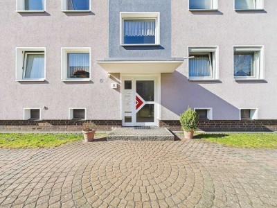 Sanierungsbedürftig: 2-3 Zimmer Wohnung mit Balkon in Burgdorf