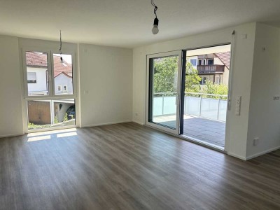 Erstbestbezug: moderne 4 Zimmer Etagenwohnung mit Sonnenbalkon, 2 TG-Stellplätze, Keller, u.v.m.