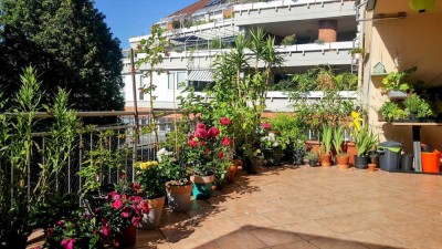 Riesen Terrasse mitten in der Viersener City in Licht durchfluteter Wohnung