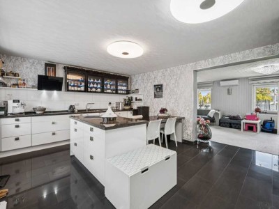 Wohnglück in Düren: Modernisiertes Reihenmittelhaus in verkehrsberuhigter Lage