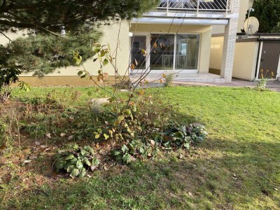 Lust auf Garten? Großzügige 3 Zimmer Wohnung - Erdgeschoss - Garage - Großer Hobbykeller