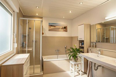 MANNELLA *Rundum sanierter Bungalow mit Wintergarten, großem Grundstück. Zentrumslage in Seelscheid*