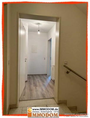 2-Zimmer-Wohnung mit BALKON, EINBAUKÜCHE und Personenaufzug im Herzen Zwickau's zu vermieten!