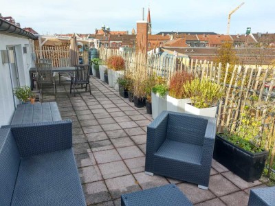 Attika-Wohnung mit 4 Zimmern und 40m² Dachterrasse in Nürnberg-Gostenhof