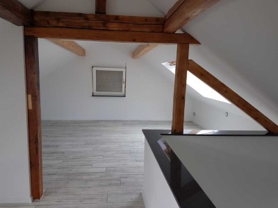 4 Zimmer , Balkon , Maisonette Wohnung mit Galerie ab sofort zu vermieten