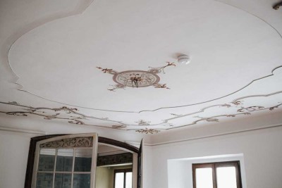 Altbauwohung im Schloss: Erstbezug nach Generalsanierung