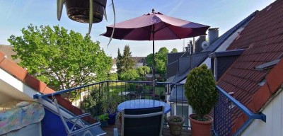 Schöne lichtdurchflutete Penthouse Wohnung mit Dachterrasse  incl. Einbauküche Marke Poggenpohl
