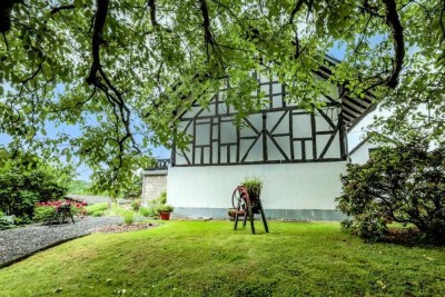 Gepflegtes Einfamilienhaus mit Potenzial - unverbaubarer Weitblick inklusive!