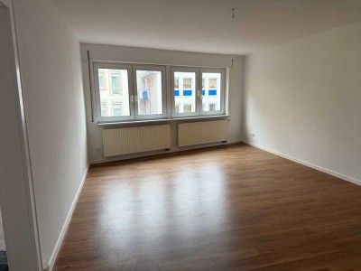 ** S-WANGEN: Modernisierte, gemütliche 3-Zi.-Wohnung in guter Umgebung + TL-Bad + Balkon **