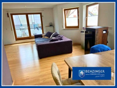 Wohnen mit Komfort: 4 Zimmer, zwei Bäder, Dachterrasse und Garage in ruhiger Lage