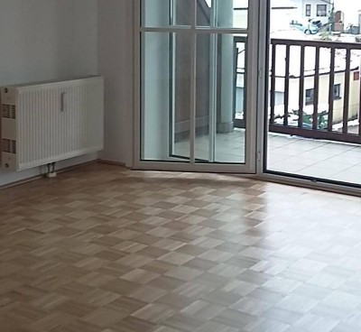 Helle, gut eingeteilte 2-Zimmer-Wohnung mit Balkon und Parkplatz- als Anlage geeignet