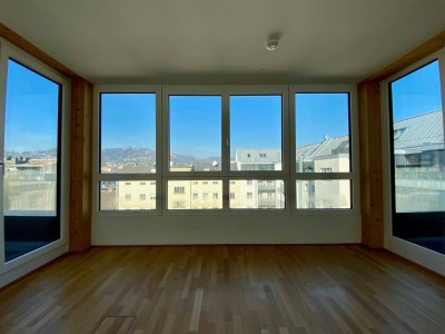 Coole 2-Raum Dachgeschoßwohnung mit 2 Terrassen und Klimaanlage!Nahe Kunstuni!