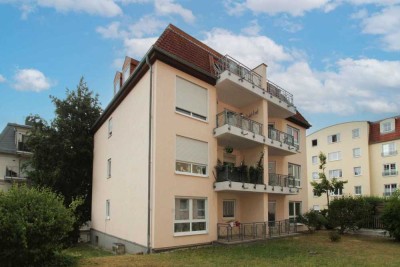 Bezugsfreie 2- Raumwohnung mit Terrasse und Tiefgaragenstellplatz in Dresden Cotta