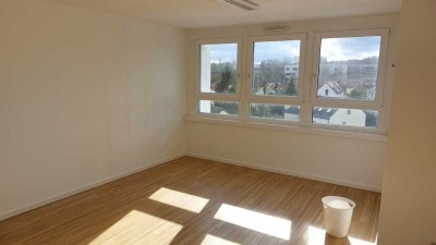 Für Studenten: Großzügiges Apartment mit Balkon