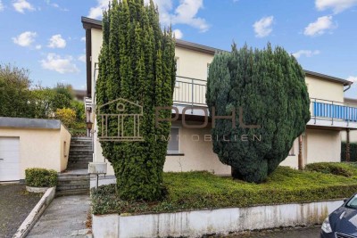 Attraktives Zweifamilienhaus auf großem  Erbpachtgrundstück